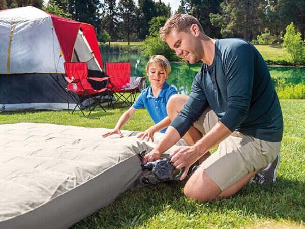 Intex oplaadbare opblaaspomp 12V / 230 V 5